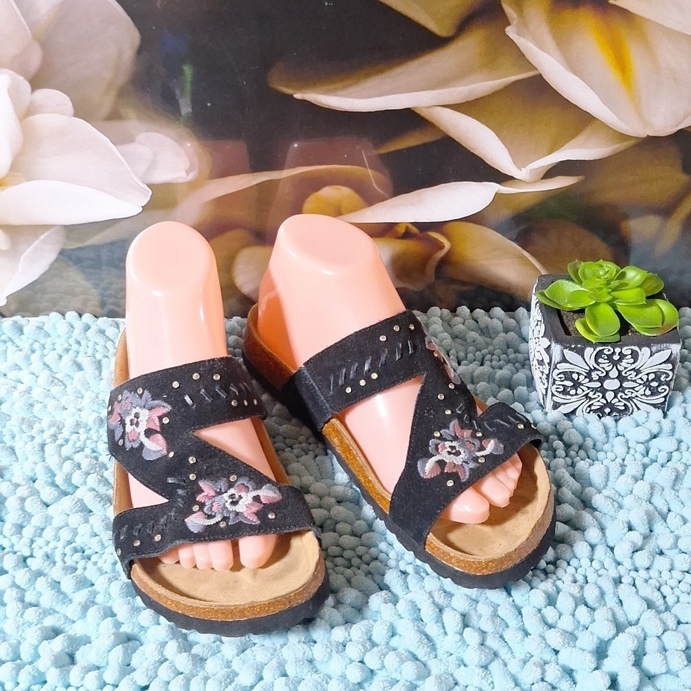 Birkenstock Betula sandles, embellished with flowers. Size 38 5,0
